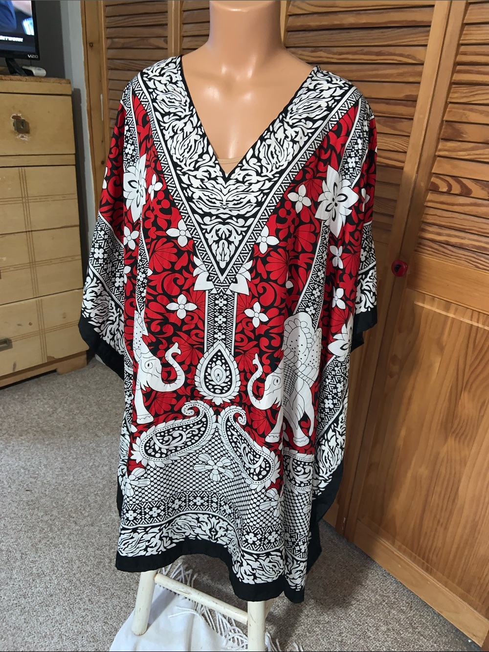 GOOD TIMES short caftan MRS ROPER coverup red black ELEPHANT floral pattern O/S